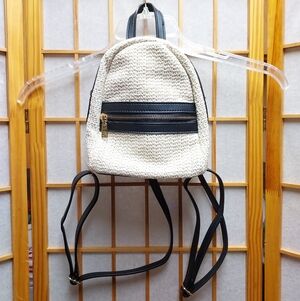 🌴 Straw Faux Leather Cream Mini Backpack with Adjustable and Removable Straps
